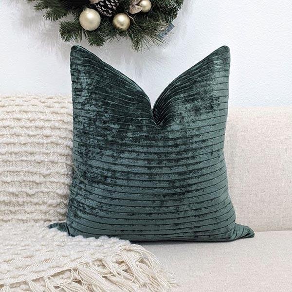 emerald green velvet pillow