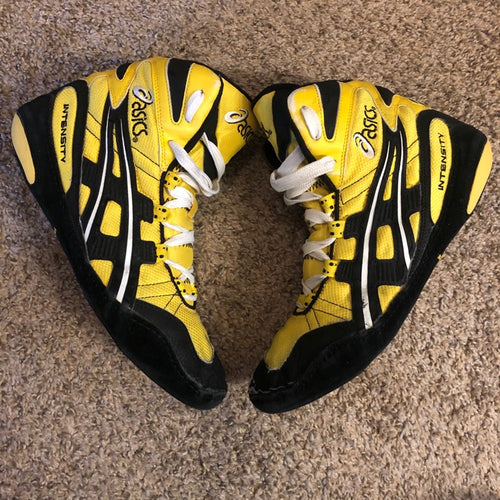 rare asics wrestling shoes