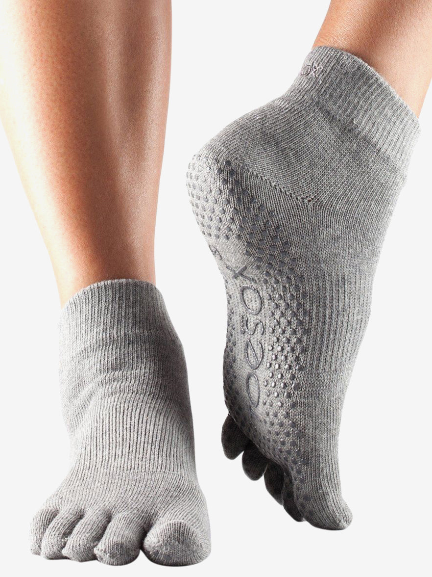 GRIP AND TOES GREY YOGA SOCKS