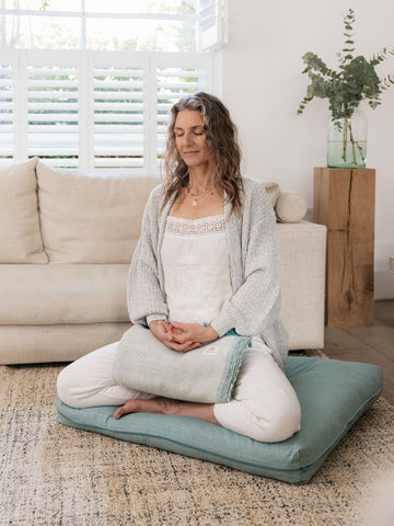 hardbackhollow Luxury Home Meditation Kit