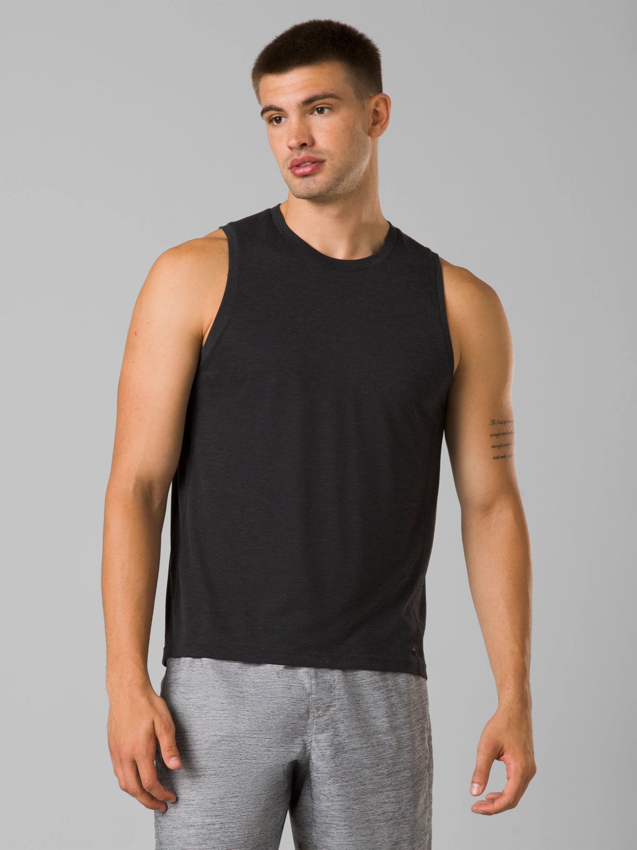 Men's Shiny Long Sleeves T-Shirt Glossy Seamless Yoga Top Fitness Workout  Tank Top Vest Undershirt Black Medium at  Men's Clothing store