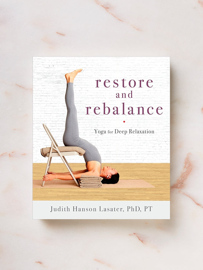 Restorative Yoga for Beginners: Gentle Poses for Relaxation and Healing:  Clarke, Julia: 9781646111848: : Books