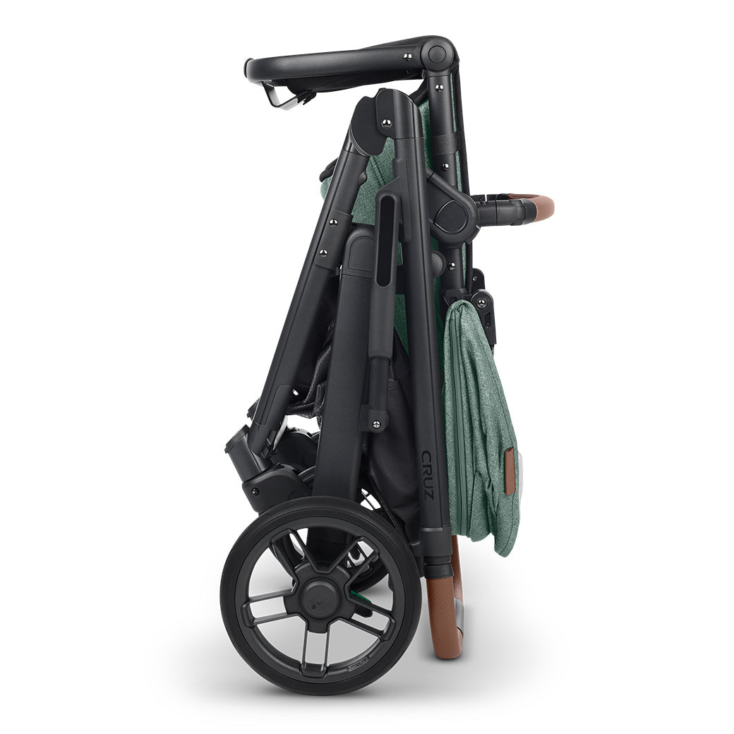 uppababy cruz dimensions folded