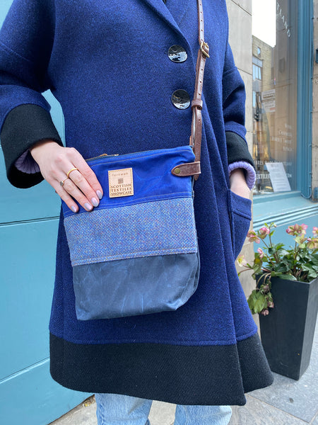 Field bag in blue colourway in fiona coat