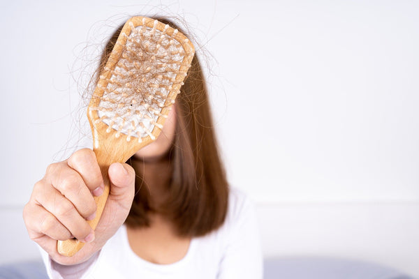 caduta capelli donna biotina