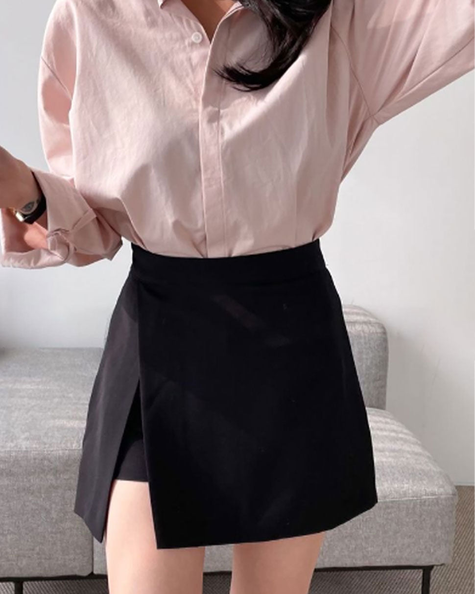 Unbalanced side slit skirt black