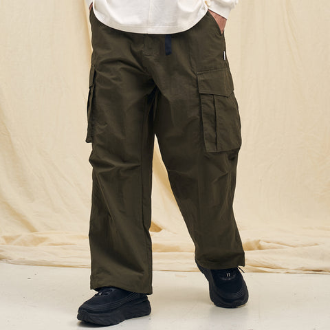 https://www.boysnextdoor-apparel.co/products/boysnextdoor-lightweight-cargo-pants-in-green