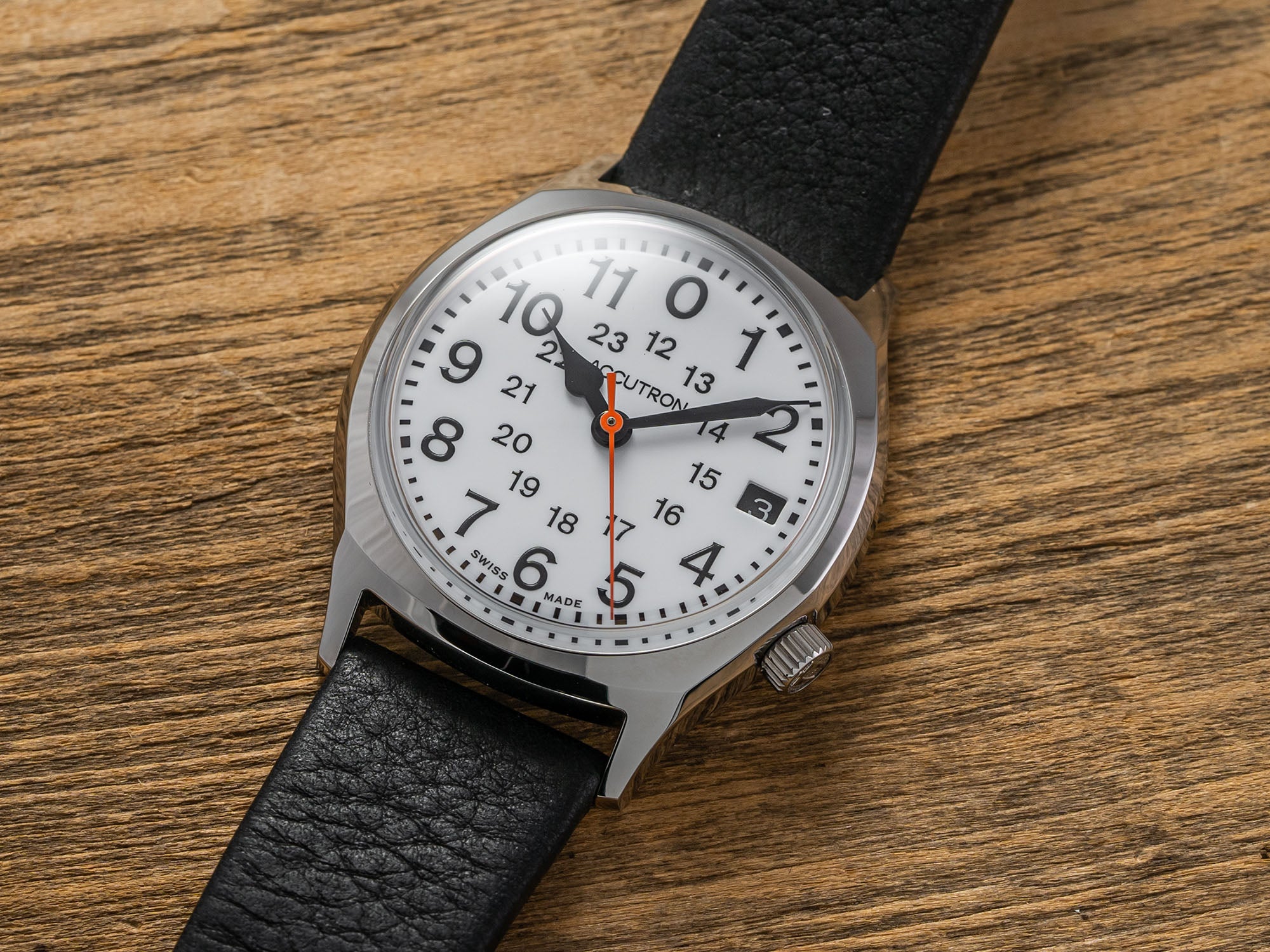 31 Great Watches For Small Wrists (Updated for 2023) - The Modest Man