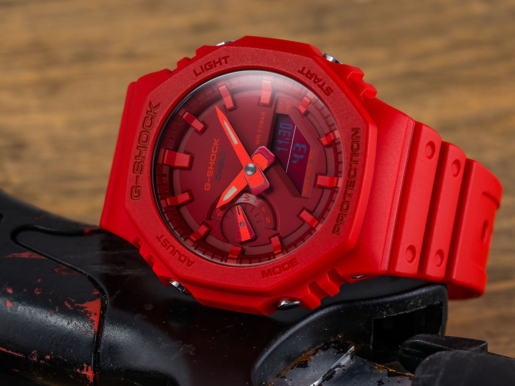 G-Shock red