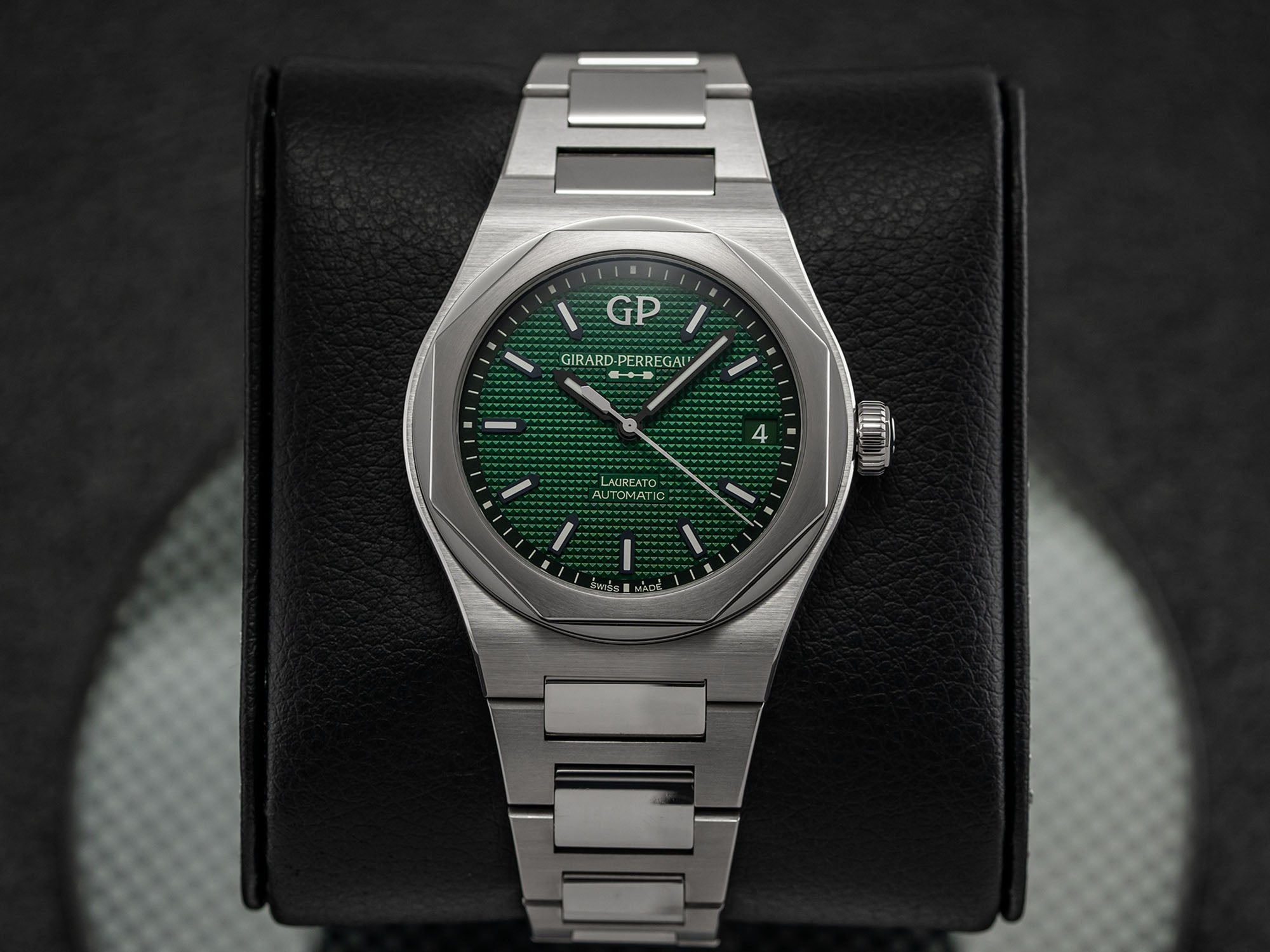 Girard-Perregaux Laureato