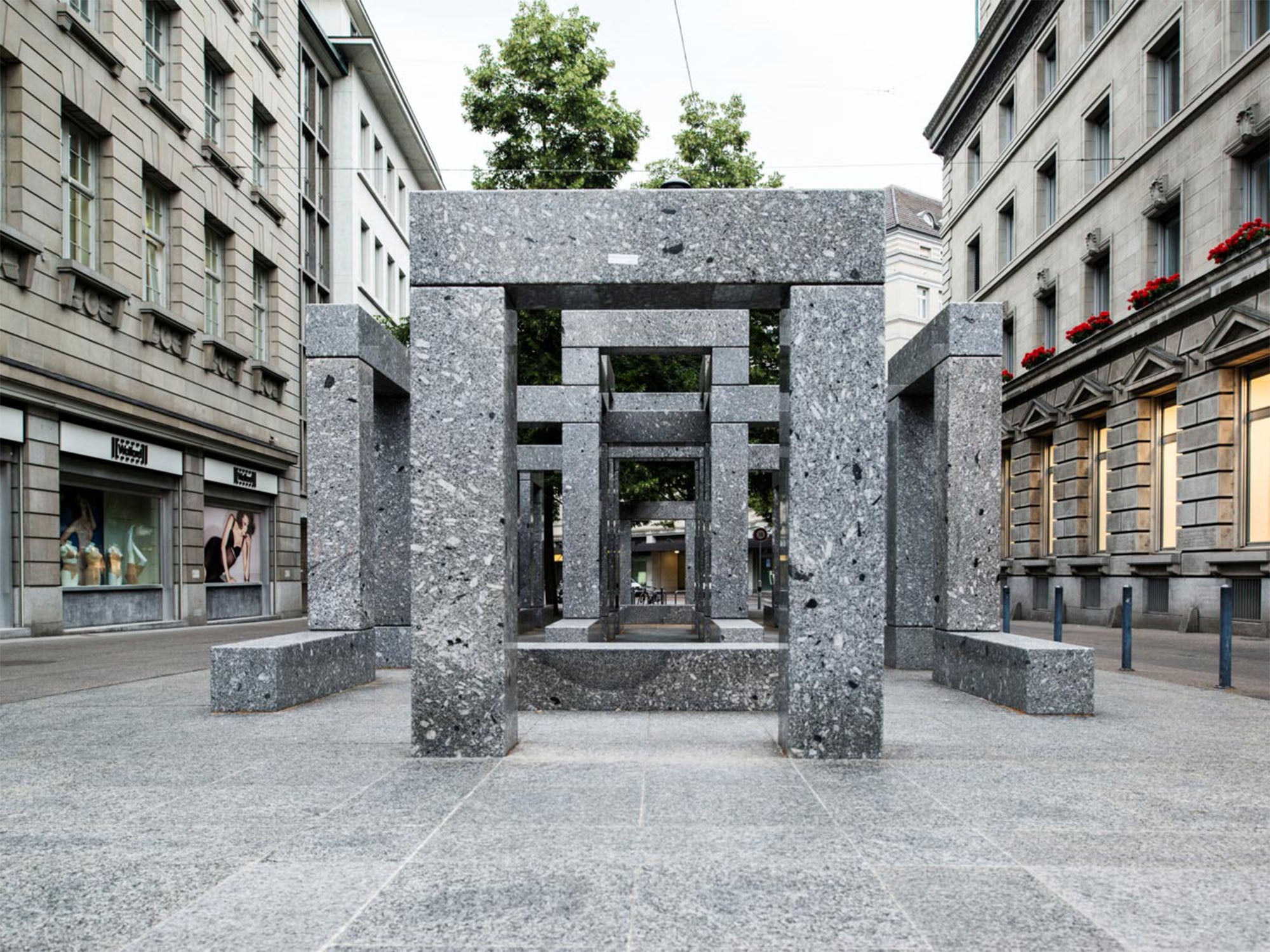 Max Bill sculpture Bahnhofstrasse, Zurich
