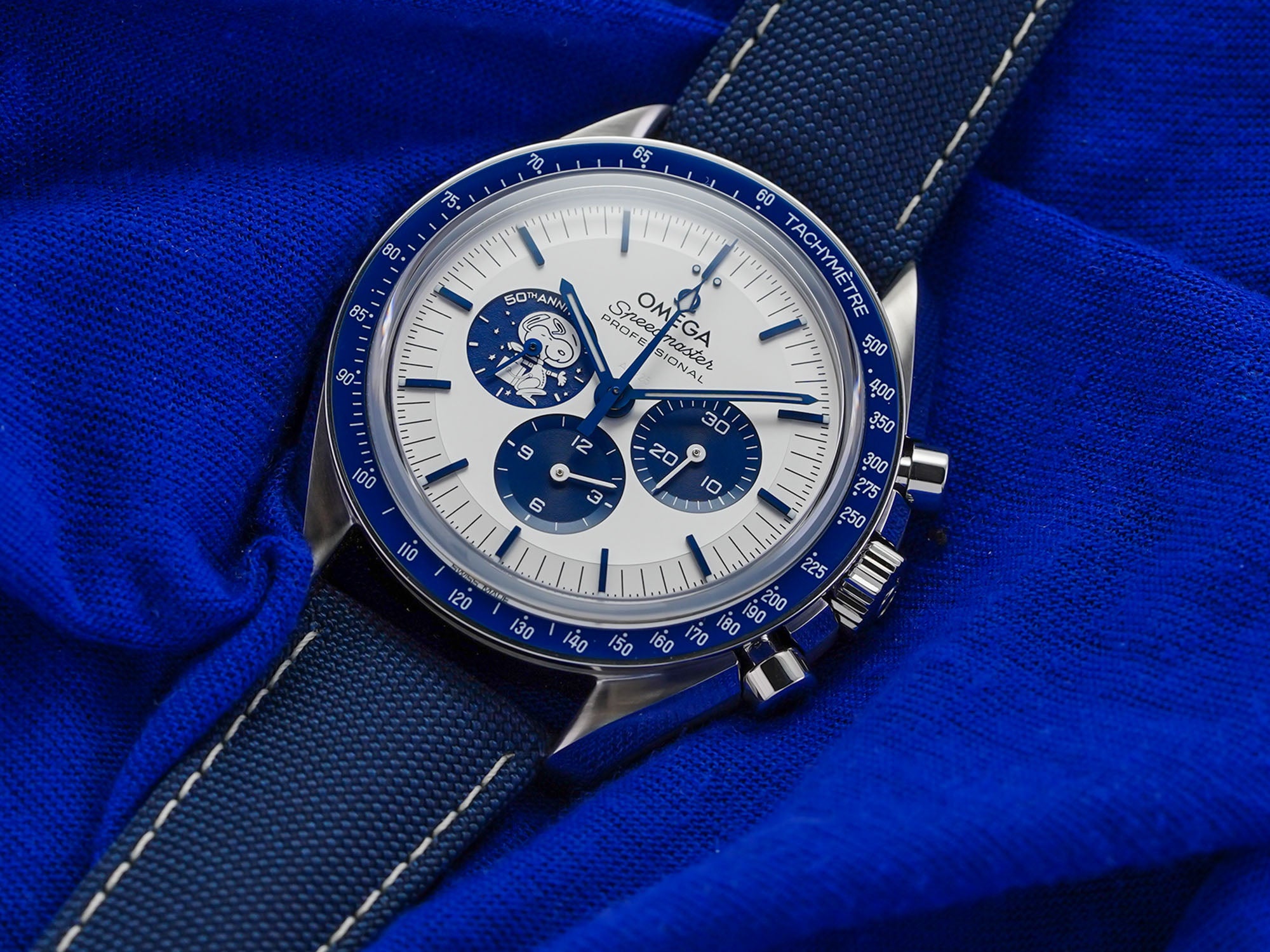 Omega Speedmaster Snoopy 2020