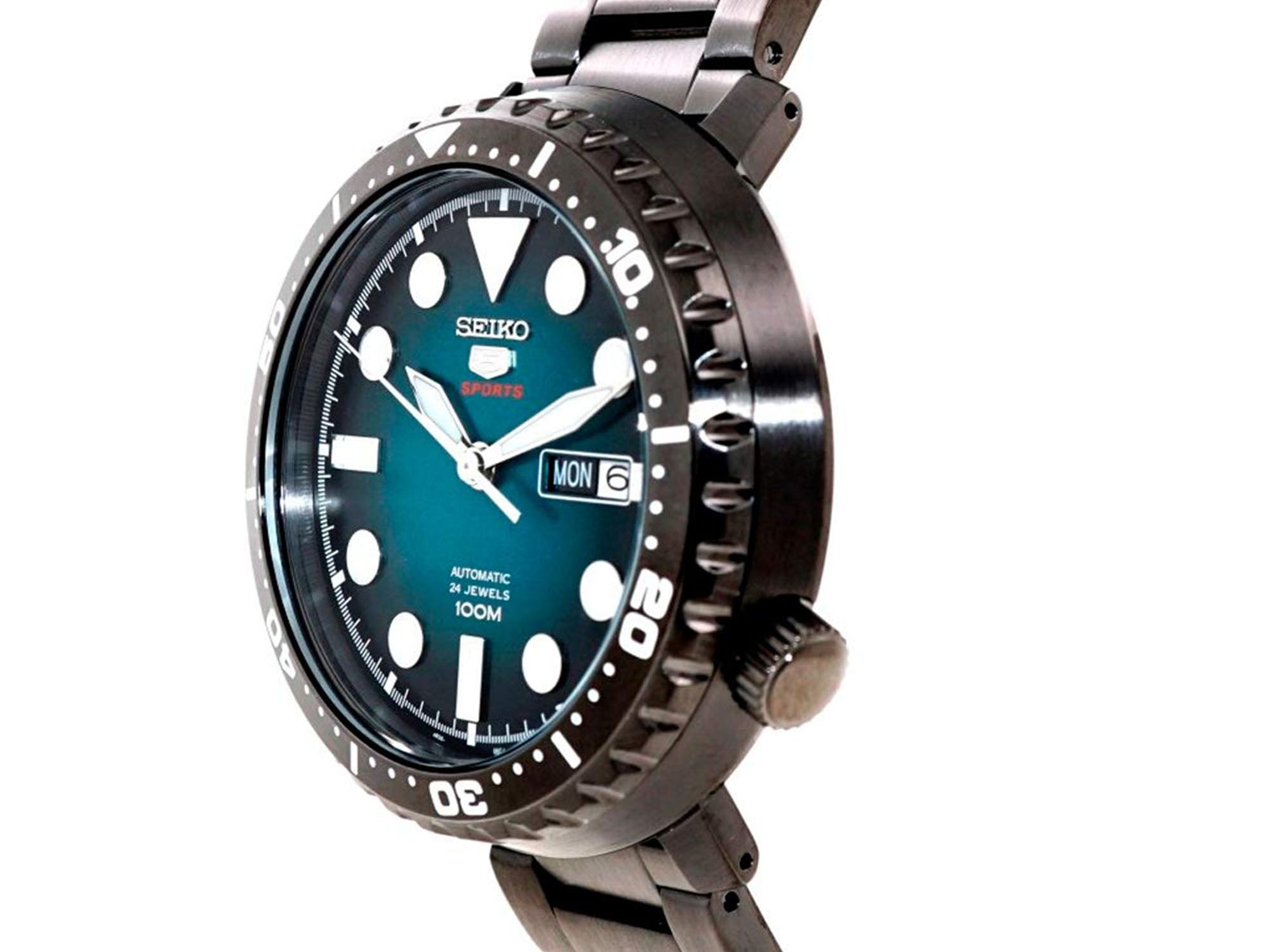 drag hybrid servitrice 20 Seiko 5 Sports Watches: Affordable Divers, Dress Watches and Field |  Teddy Baldassarre
