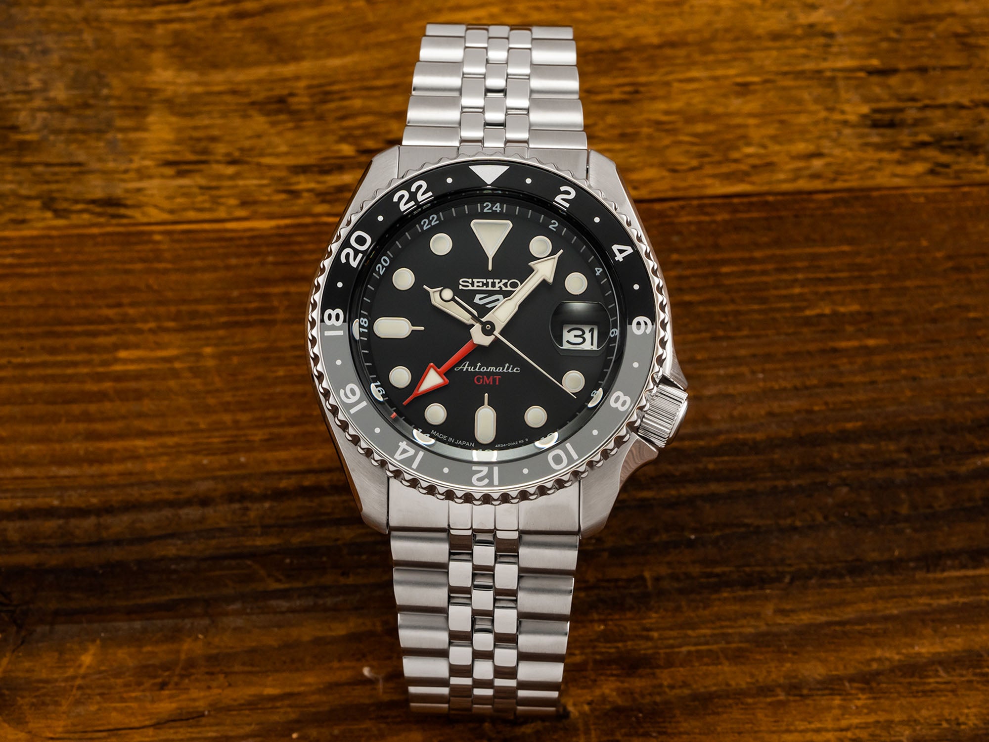 Seiko 5 Sports GMT