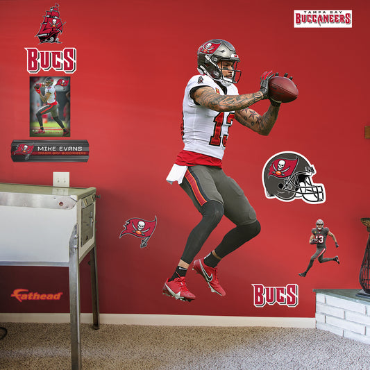 Tampa Bay Buccaneers: 2023 Badge Personalized Name - Officially Licens –  Fathead