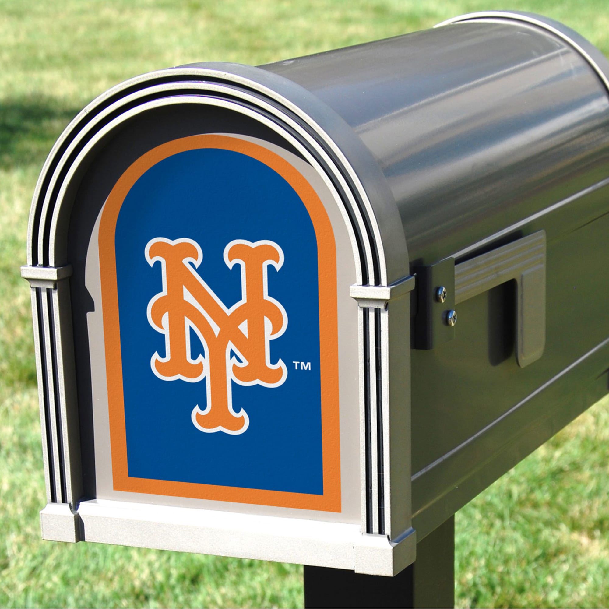 New York Mets: Mailbox Logo - Officially Licensed MLB Outdoor Graphic 5.0"W x 8.0"H by Fathead | Wood/Aluminum