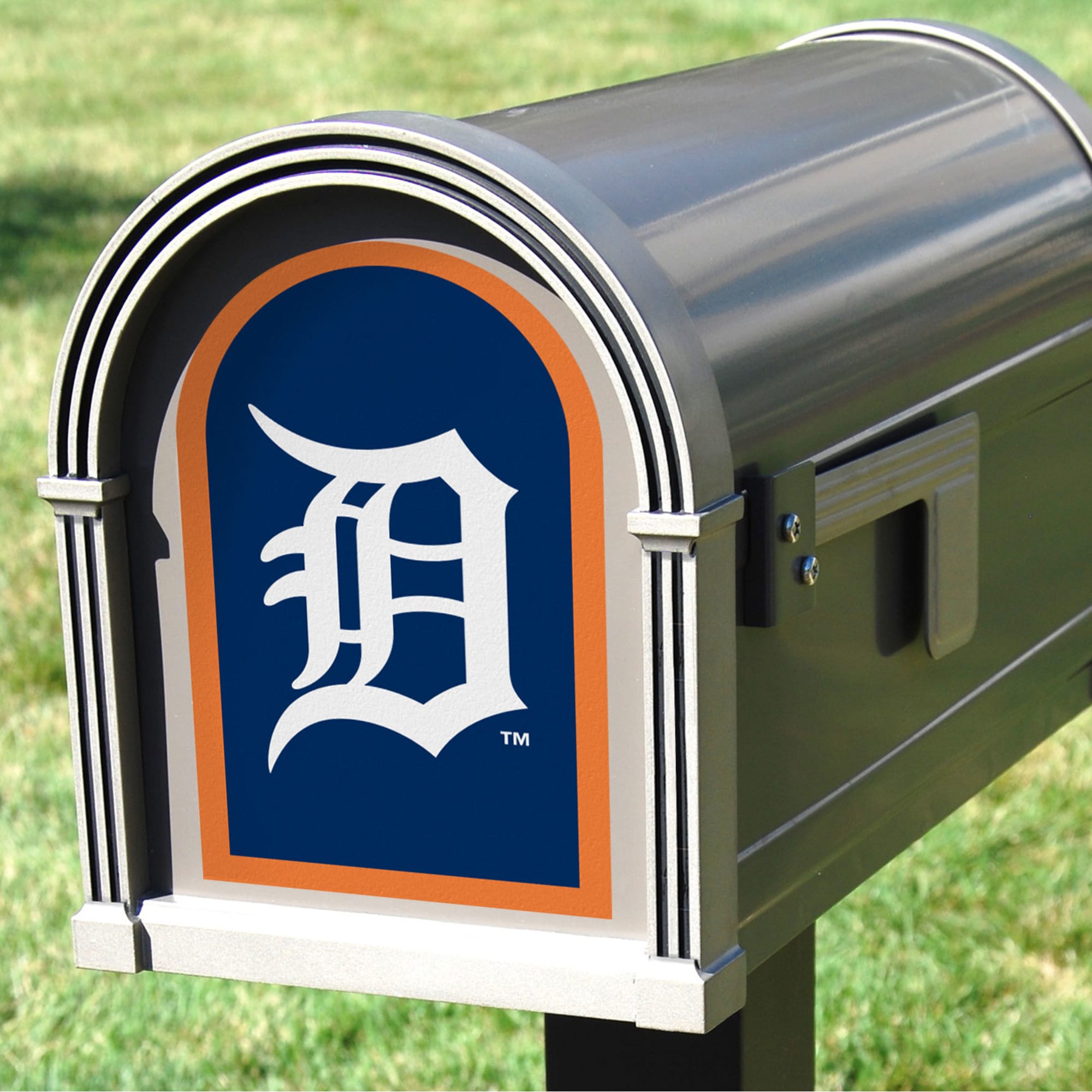 Detroit Tigers: Mailbox Logo - Officially Licensed MLB Outdoor Graphic 5.0"W x 8.0"H by Fathead | Wood/Aluminum