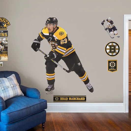 Boston Bruins: David Pastrňák 2021 Poster - NHL Removable Adhesive Wall Decal Giant 36W x 48H