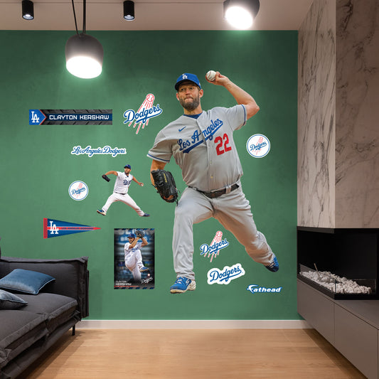 Los Angeles Dodgers: Julio Urías 2022 Life-Size Foam Core Cutout - Of –  Fathead