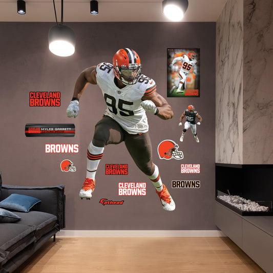 Cleveland Browns: Nick Chubb - NFL Removable Wall Adhesive Wall Decal Life-Size Athlete +13 Wall Decals 39W x 77H