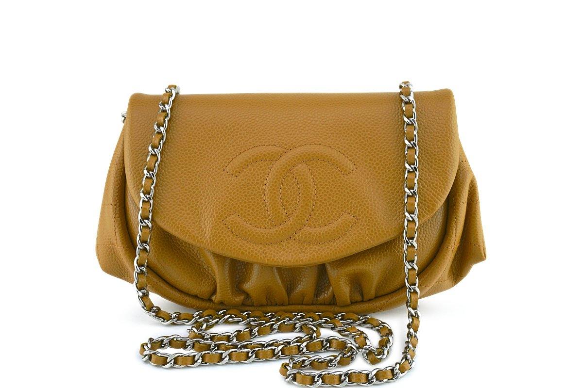 The Ultimate Guide to the Chanel 2.55 Reissue Flap - Academy by FASHIONPHILE