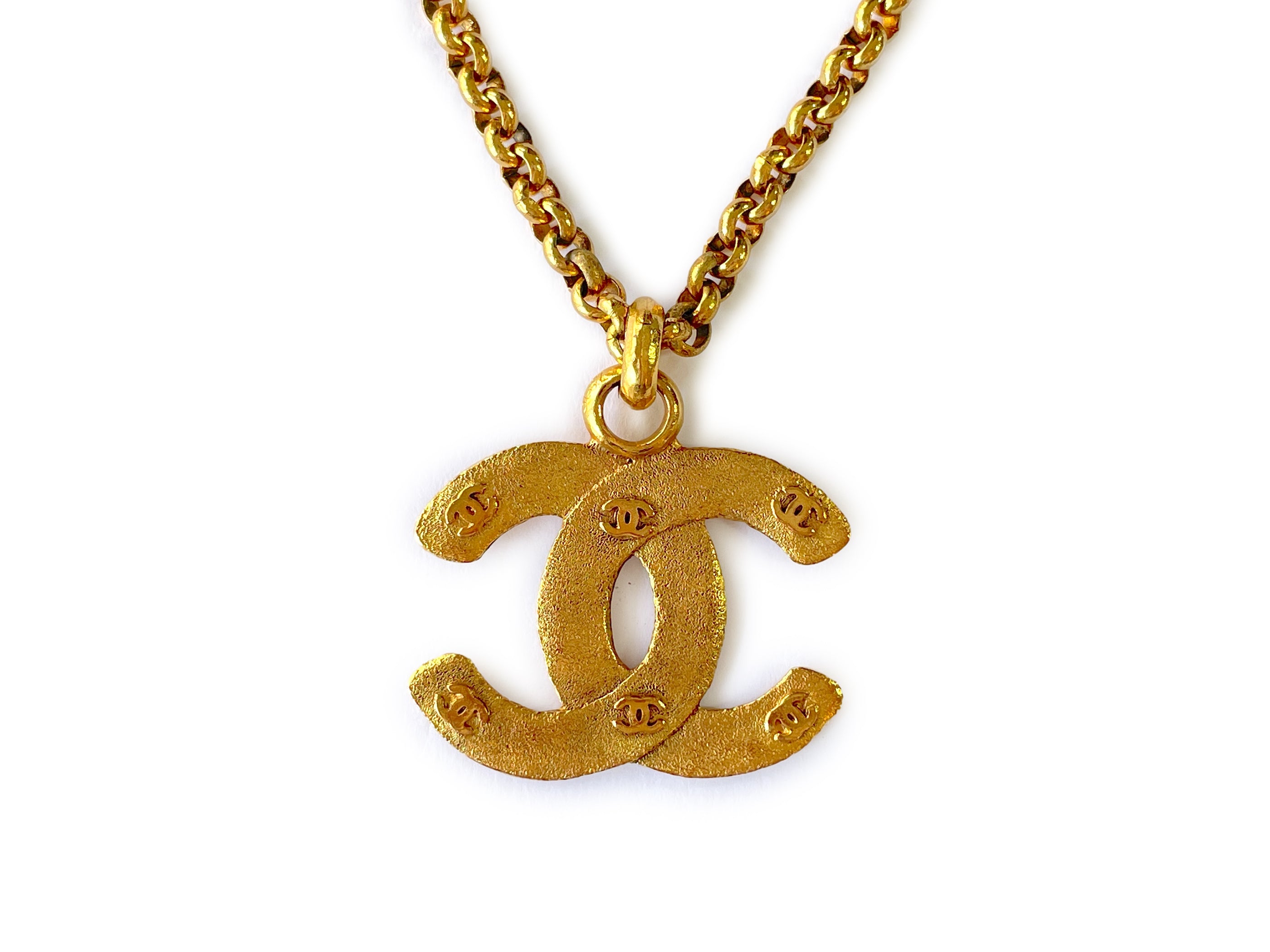 Chanel Collection 29 1992 Hammered/Brushed Gold CC Necklace