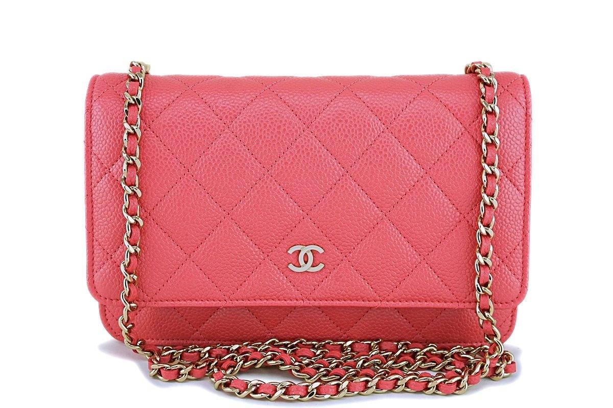 Classic wallet on chain - Lambskin & black metal, coral pink — Fashion