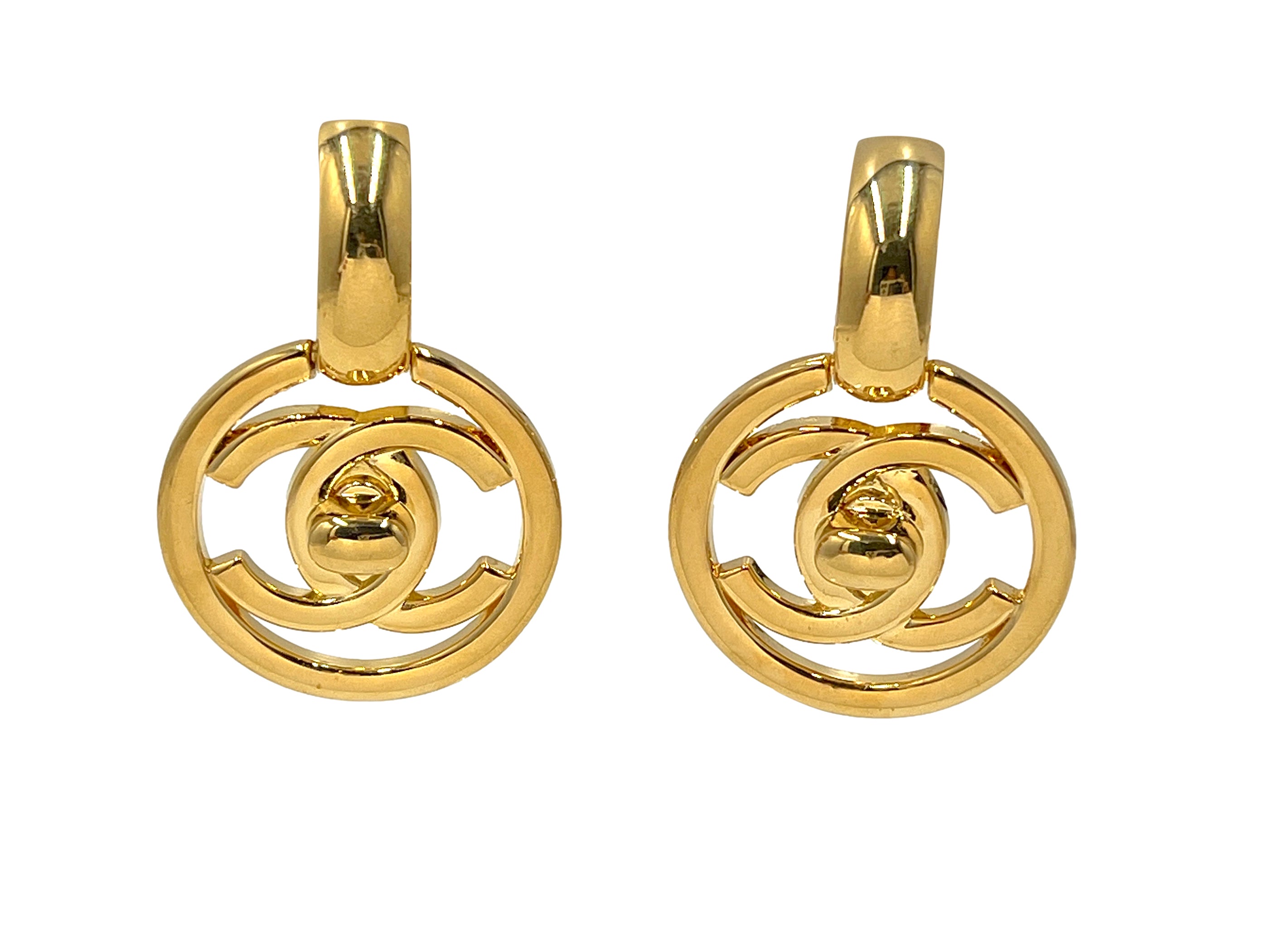 Chanel Vintage 97P Large Encircled Turnlock Drop Earrings Gold – Boutique  Patina