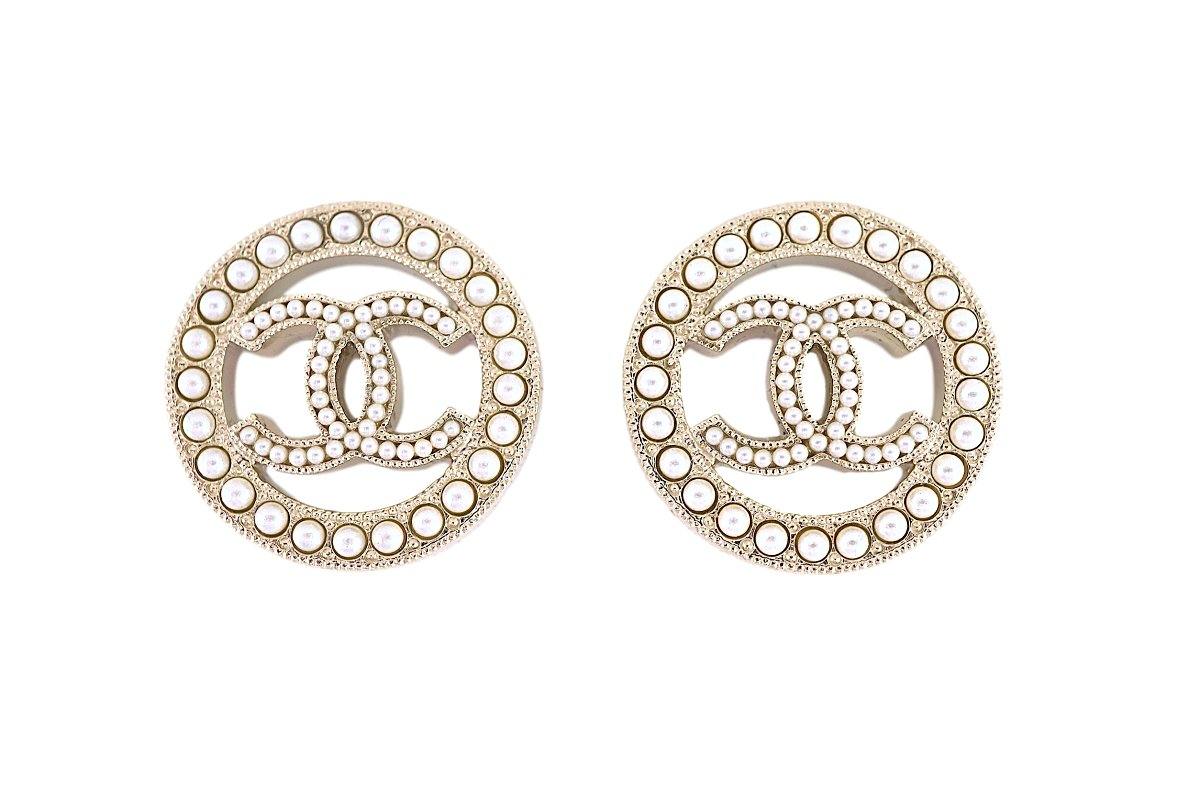 CHANEL Classic Crystal CC Stud Pearl Dangle Earrings GOLD NIB  Pearl  earrings dangle, Chanel pearl earrings, Chanel earrings classic