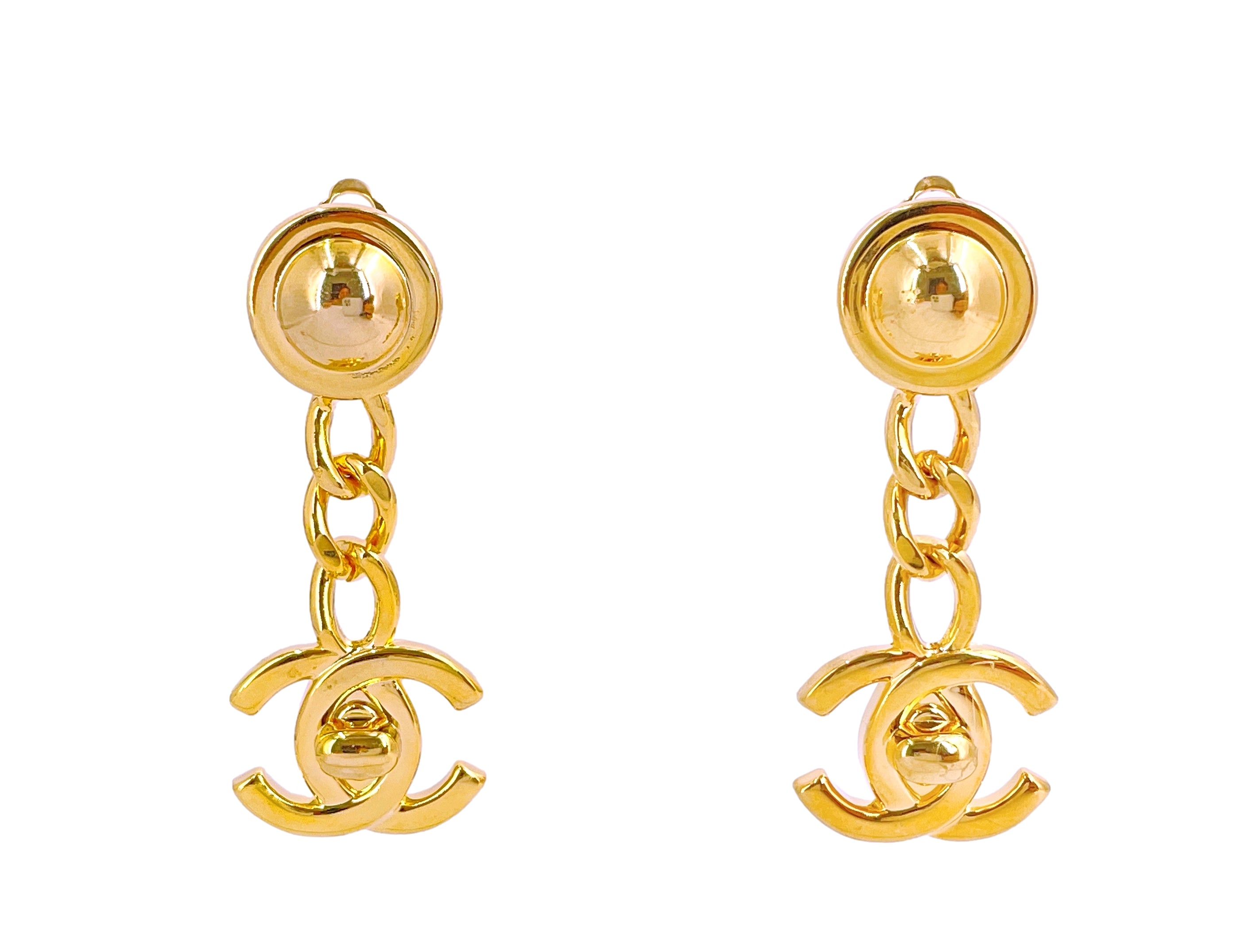 CHANEL 1996 Twist Lock Earrings Pearl Drop Gold Tone Vintage W/Box