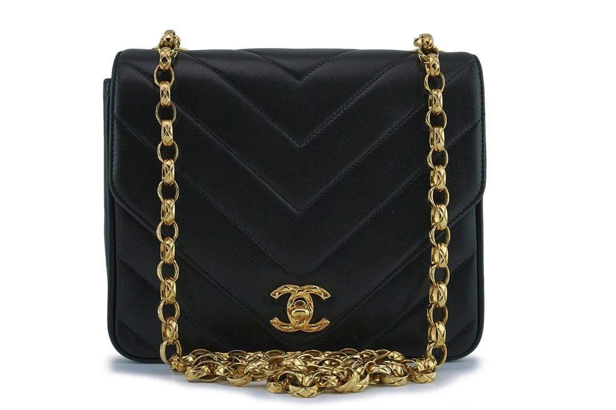 Vintage CHANEL golden double chain necklace with classic 2.55 bag char –  eNdApPi ***where you can find your favorite designer  vintages..authentic, affordable, and lovable.