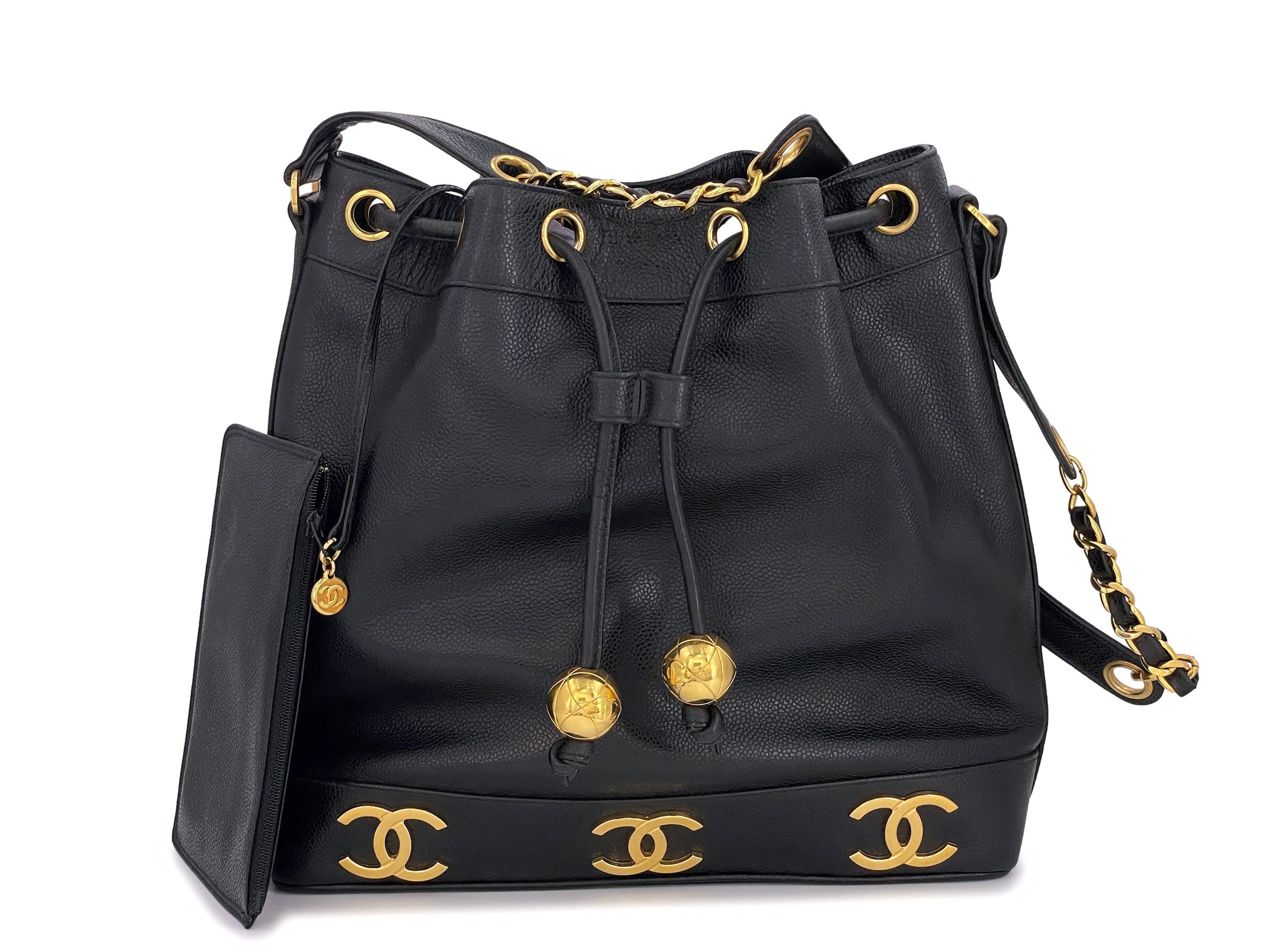 Chanel vintage bucket bag caviar with 6 large CC gold plating in