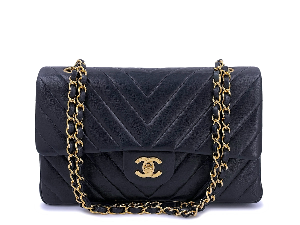 Chanel Vintage Black Chevron Medium Classic Double Flap Bag 24k GHW –  Boutique Patina