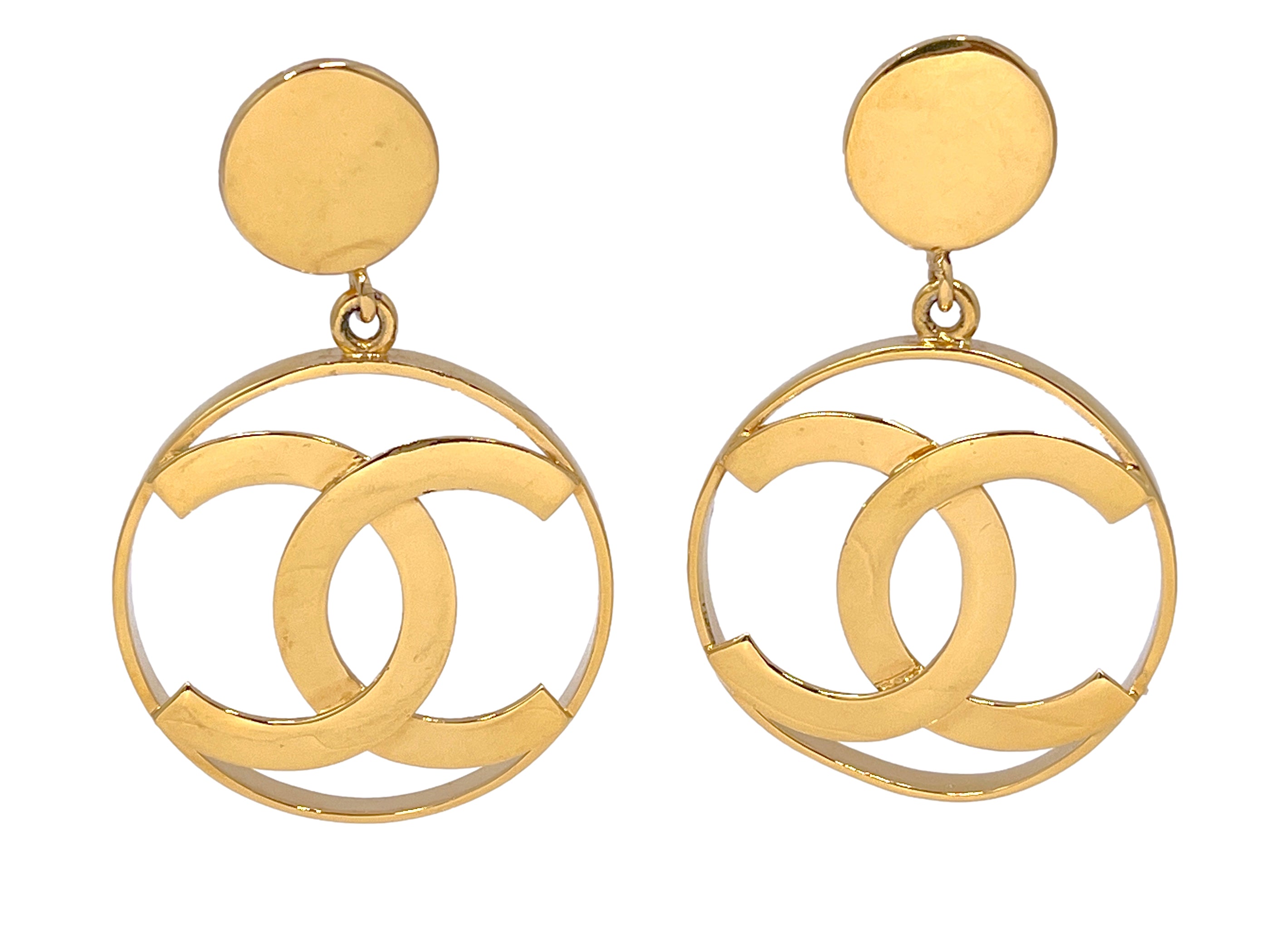 Chanel 1980s Vintage Quilted Logo Earrings – Boutique Patina