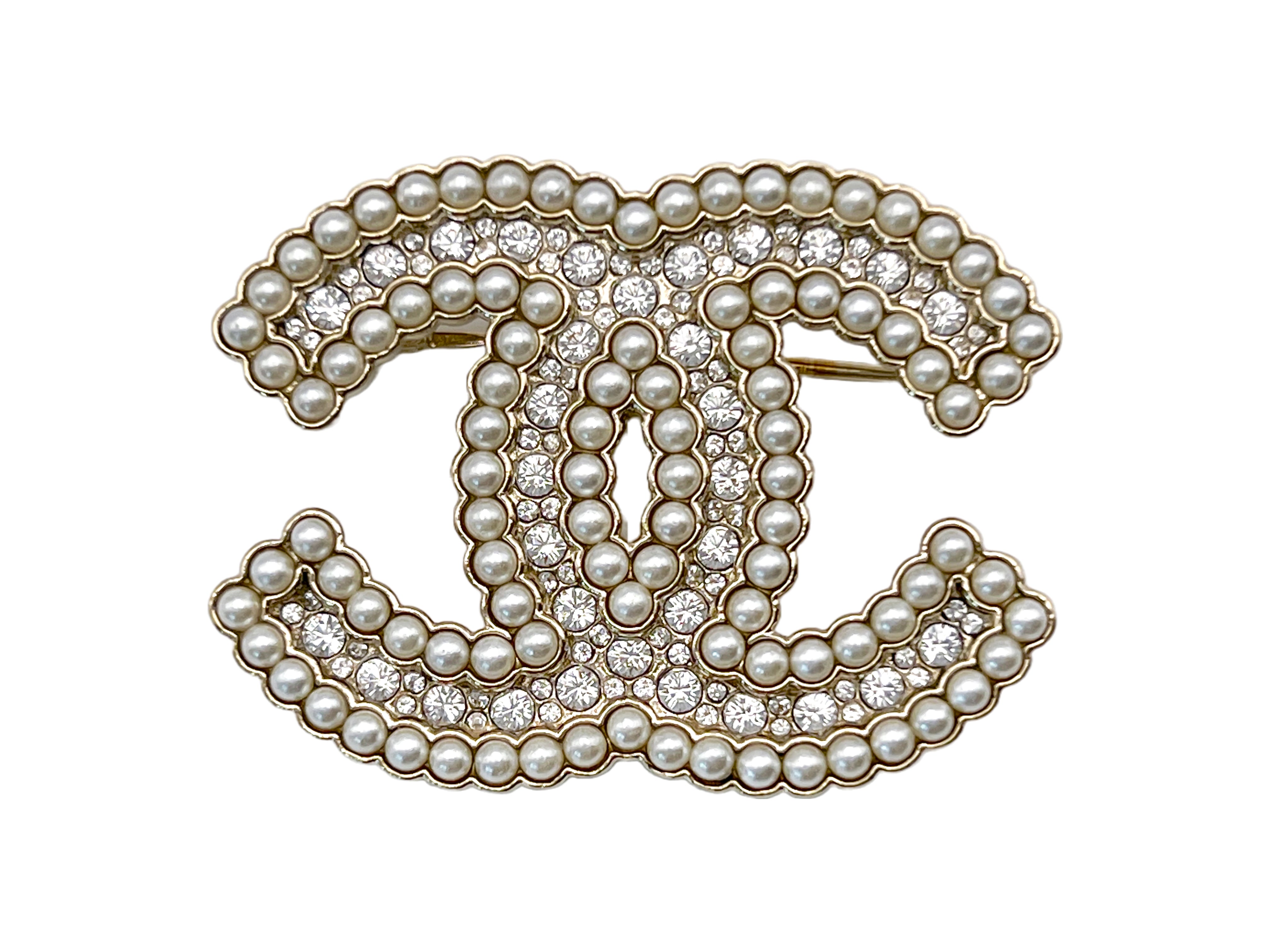 CHANEL Pearl Crystal Queen of France CC Brooch Gold 540729