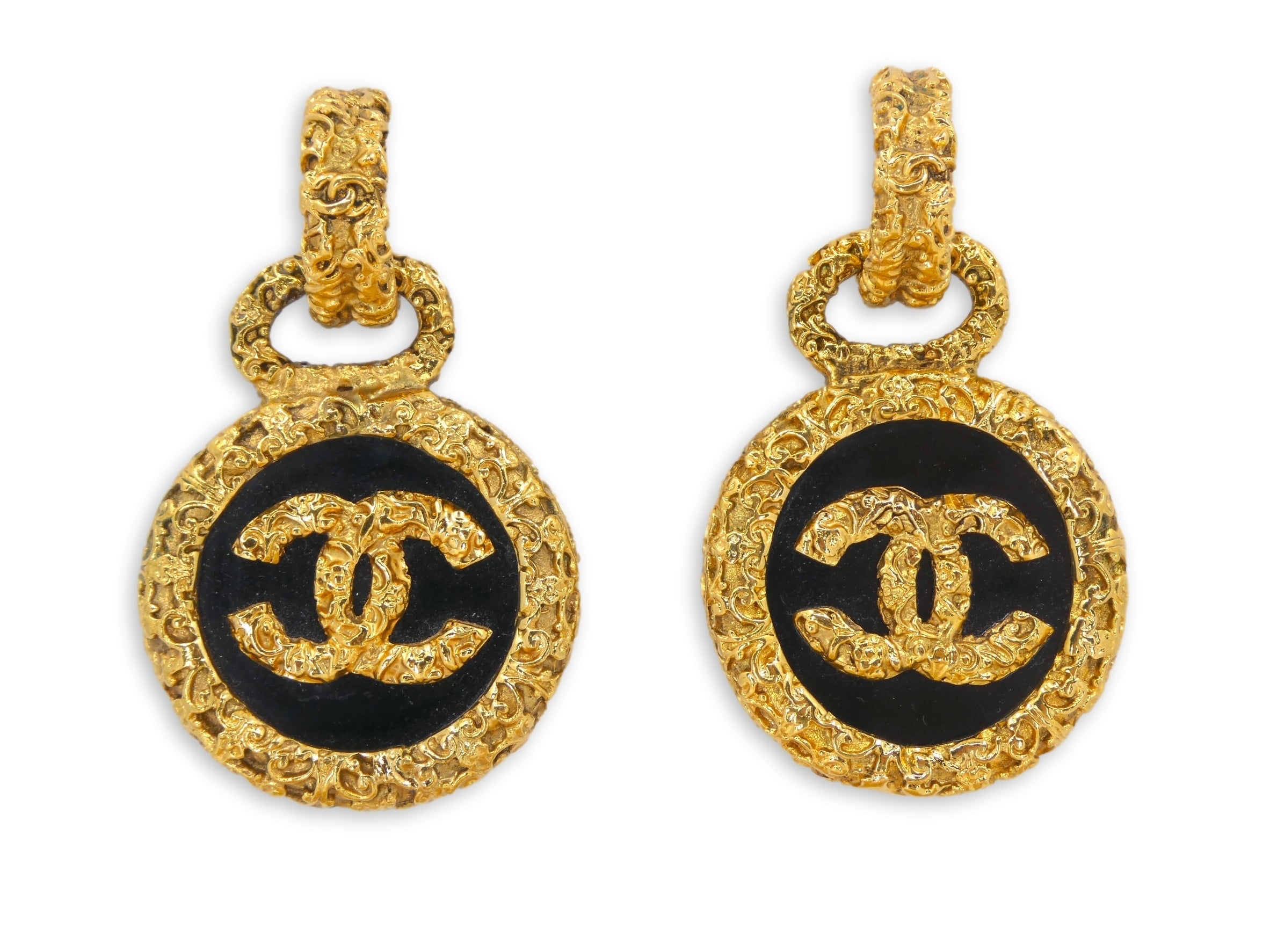 Chanel Cc Button Motif Earrings Gold Black Clip On 94p