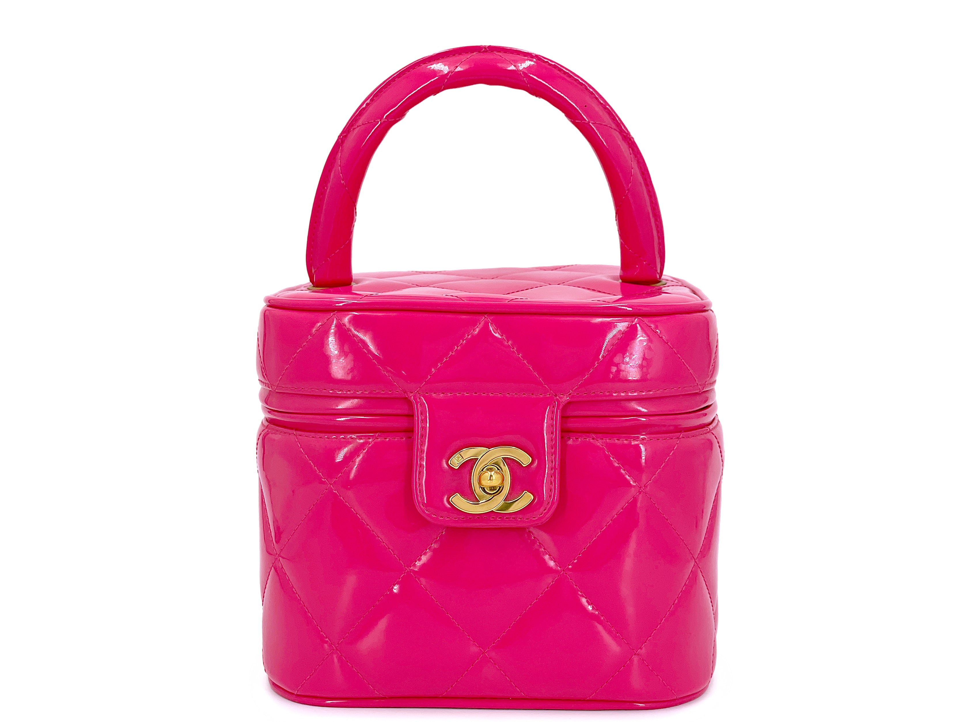 Chanel Quilted Vanity Case with Chain in Pink Patent Leather ref.590747 -  Joli Closet