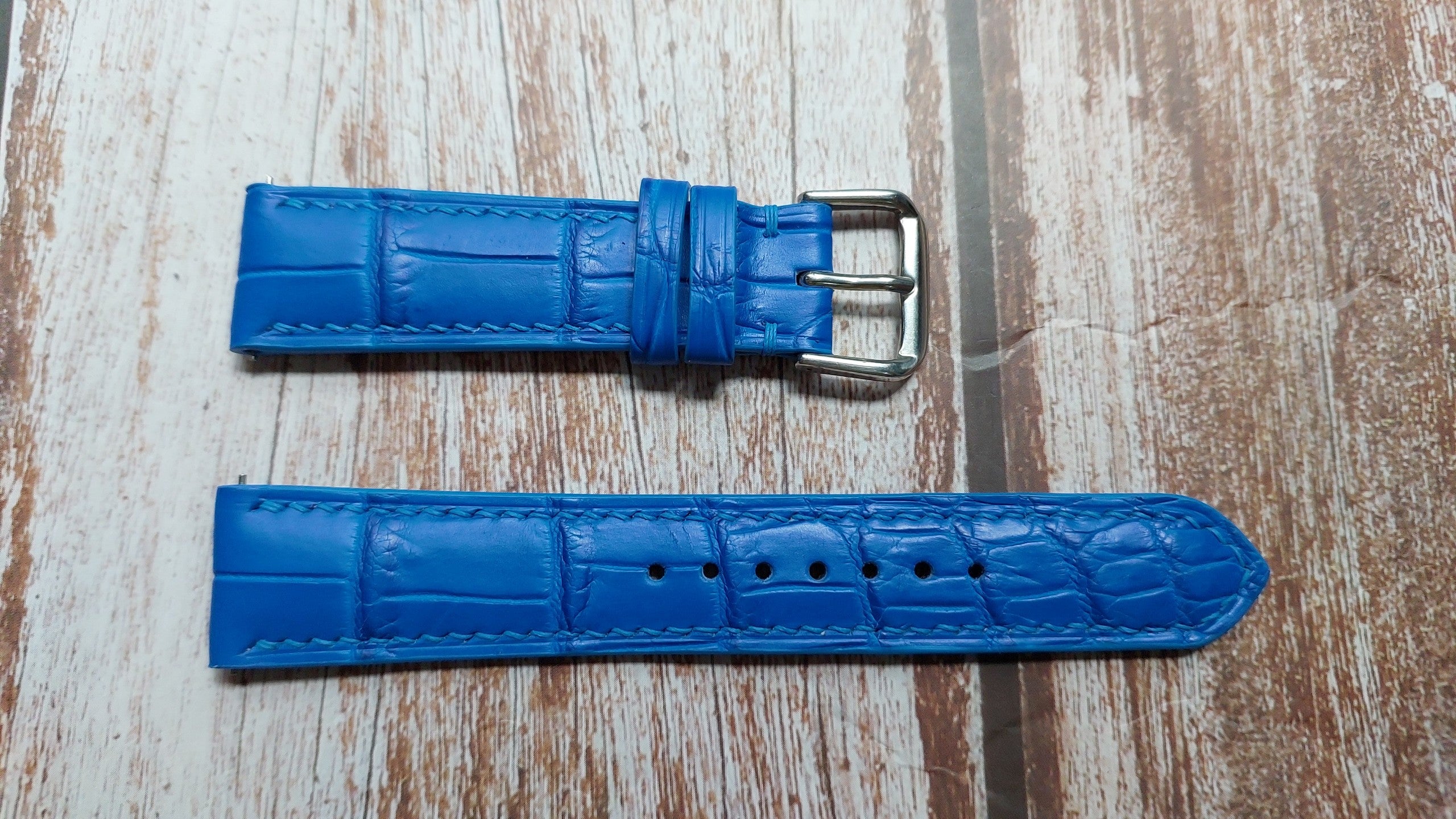 Crocodile Leather Apple Watch Strap - Blue