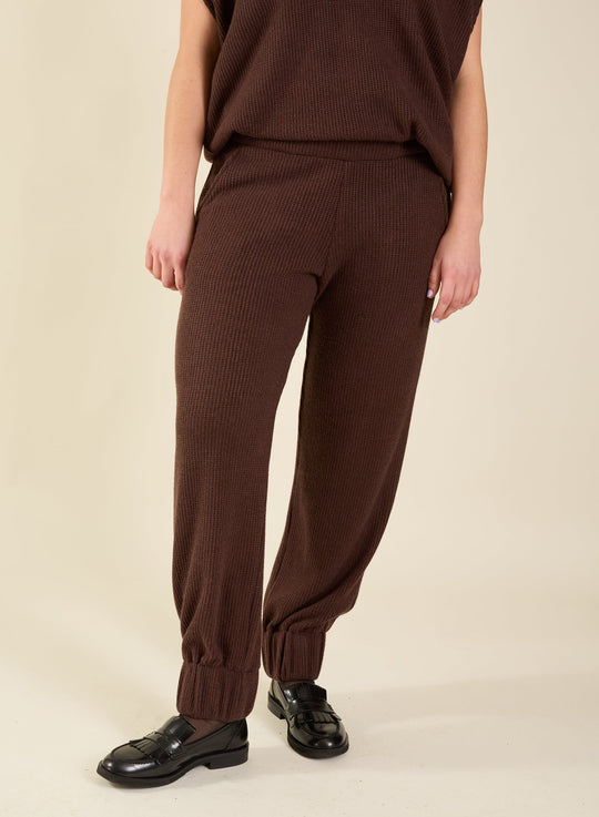 Casual & Comfortable Sustainable Pants for Women | Meg Canada