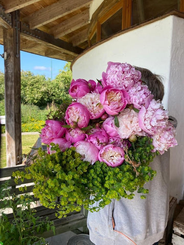 Tuppenny Barn (The Chichester Flower Farmer), Chichester, Sussex, a member of the Common Farm Flowers Affordable Wedding Flowers Affiliate Scheme