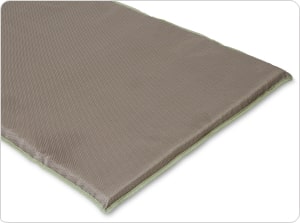 Cour de voyage portable SnugFresh Elite de Foundations - Matelas Ultra Plush™ de 1 po d'épaisseur pour un confort ultime