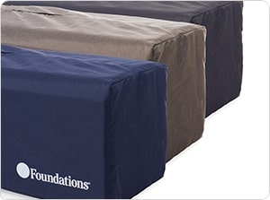 Cour de voyage portable Foundations SnugFresh Elite - Toutes les cours de voyage se plient facilement pour être rangées dans un sac de transport; les styles peuvent varier