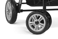 Poussette multi-enfants Foundations® Quad - Les plus grandes roues de l'industrie offrent le nec plus ultra en matière de maniabilité et la poussette s'adapte à la plupart des portes standard