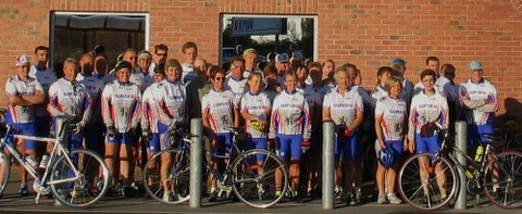 foto de grupo del club de ciclismo cyclo club wormouthois