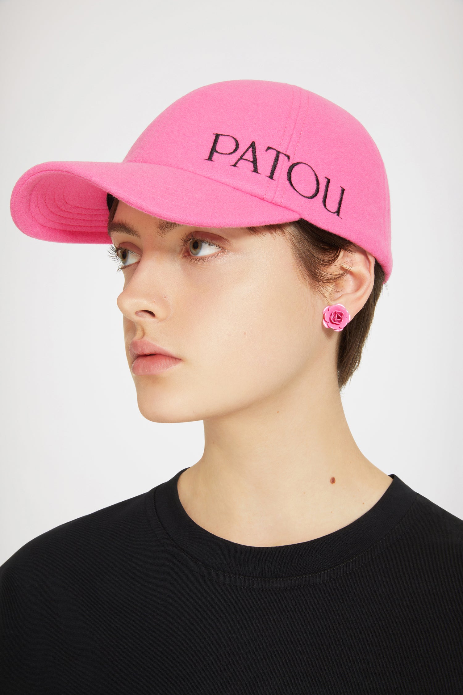 宅送] PATOU ロゴ PATOU ブラック最終値下げ バケットハット パトゥ