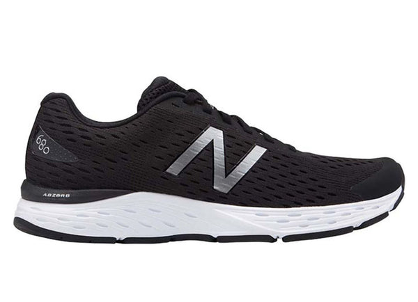 black mens new balance trainers