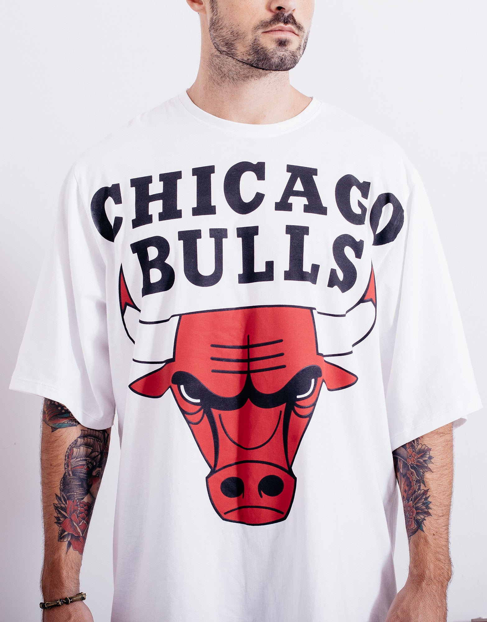 New Era Men's NBA Diagonal Panel Oversized T-Shirt ~ Chicago Bulls