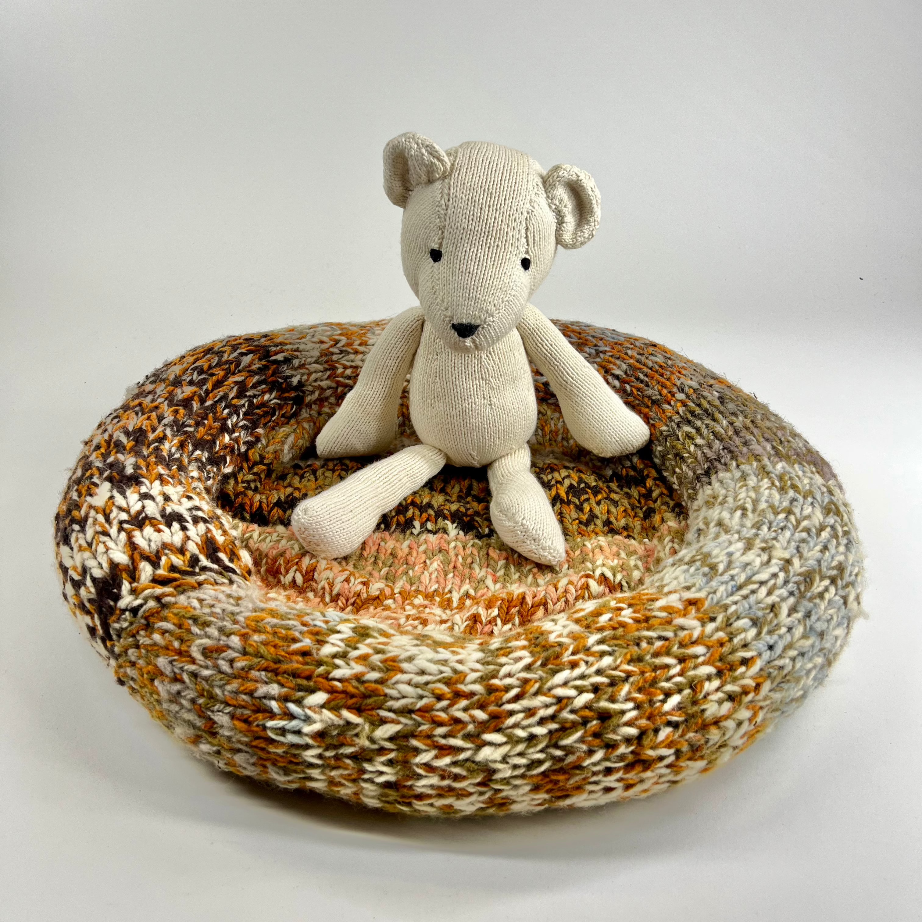 Kenana Knitters Hand Knitted Homespun Wool Pet Bed