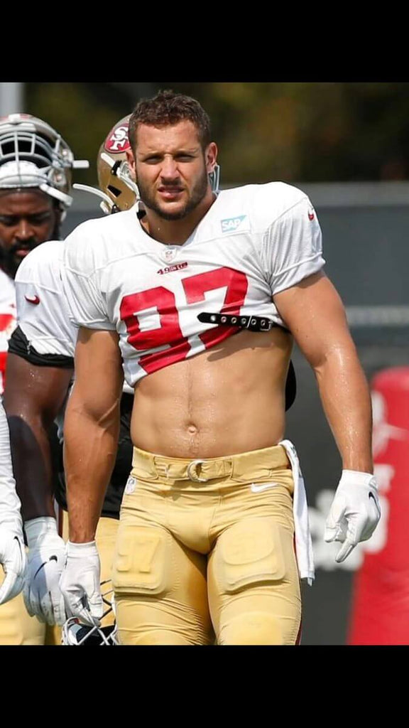 Sexy Nick Bosa breaks the internet in his underwear