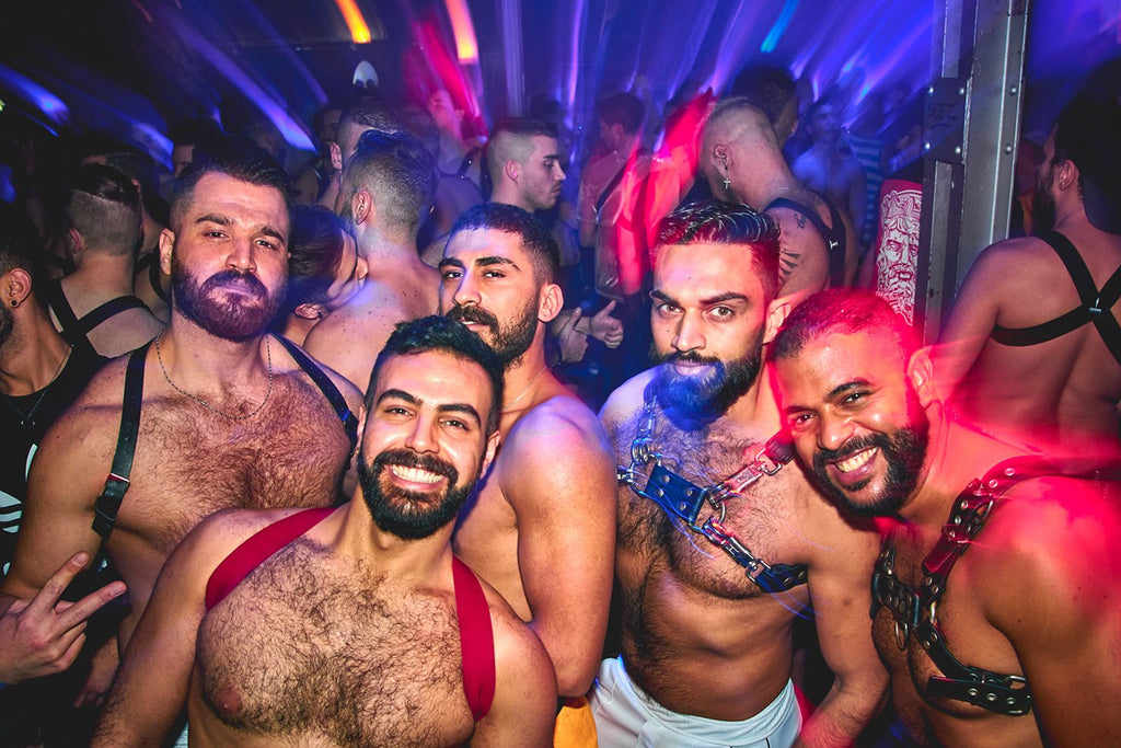 Soirées gays à Berlin harnais en cuir